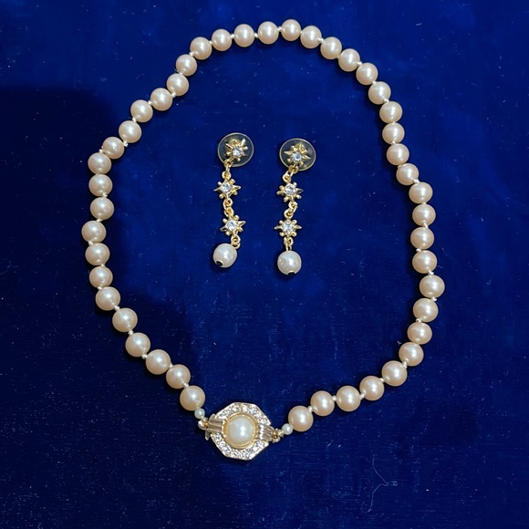 Necklace and earrings set - Picture 1 of 4